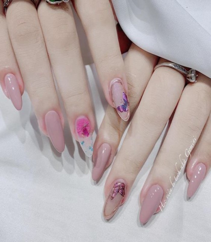 Mẫu móng form nhọn hình dán đẹp