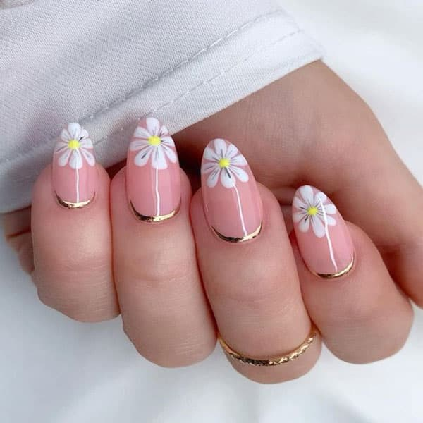 Little flower nails with simple patterns