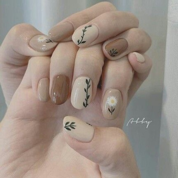Mẫu nail hoa cúc kết cùng họa tiết lá cây xinh đẹp