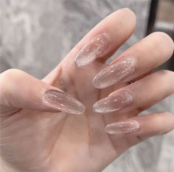 Enter the world of luxury with this silver nail set! ๐
โจ #SilverNail Set