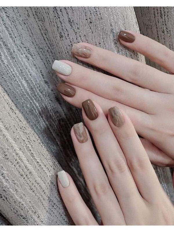 Milky tea-colored nail designs — design 52