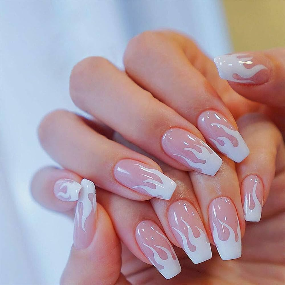 Khám phá vẻ đẹp tinh tế của nail acrylic