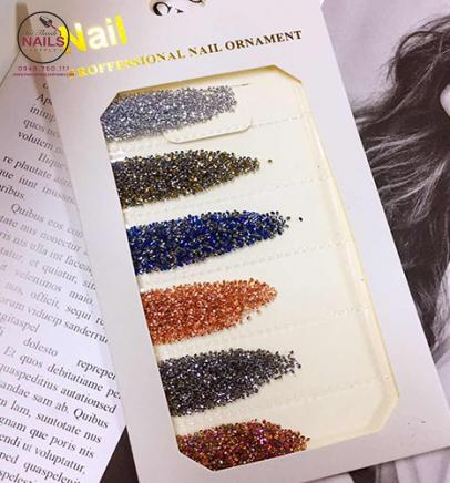 Sparkling rhinestone nail designs — design 51