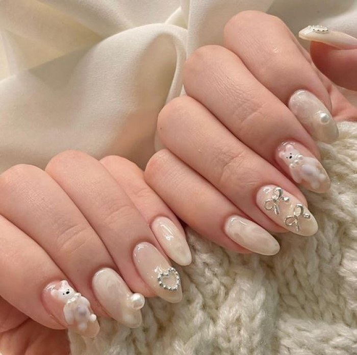 Nail nhọn tròn đính đá và ngọc đẹp màu trắng