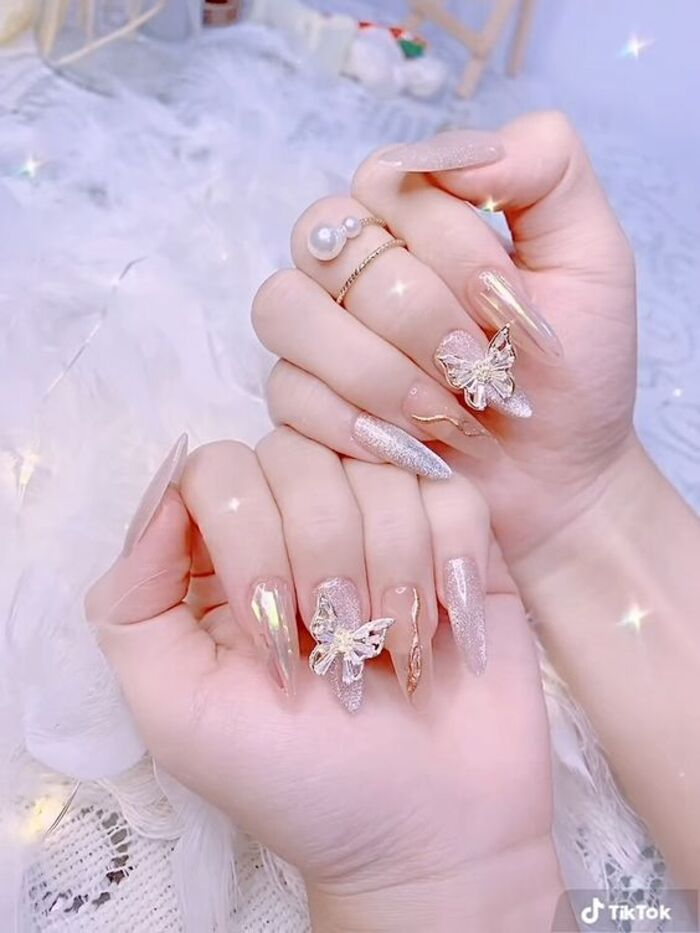 Bridal nails set with sparkling stones