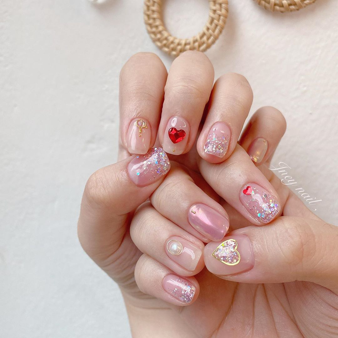 Romantic valentine nail designs with elegant styling, cute styling — design 11