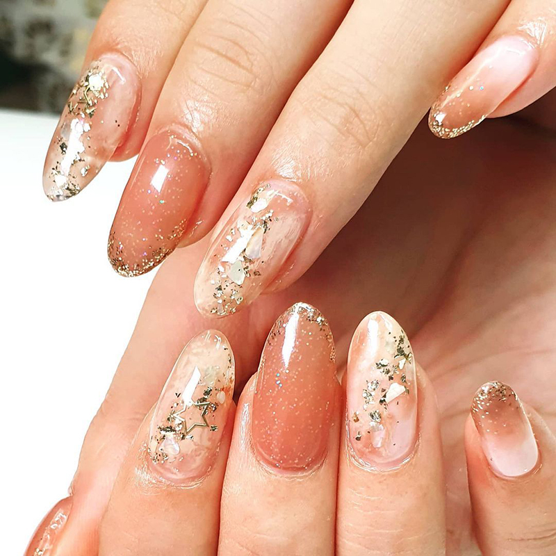 Milky tea-colored nail designs — design 1