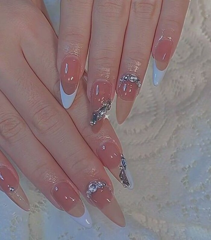 Beautiful nude pink nails on wedding day