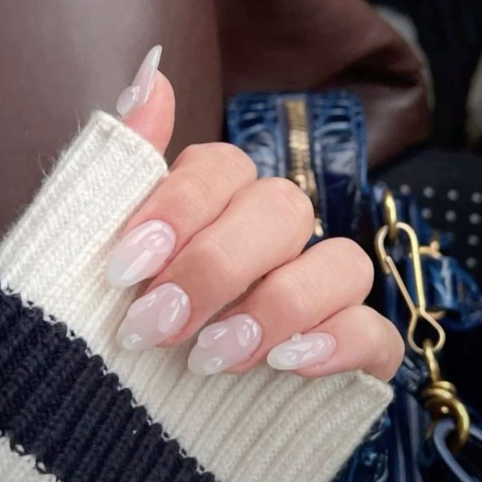 Giới thiệu mẫu nail nhẹ nhàng, dành cho những cô nàng bánh bèo