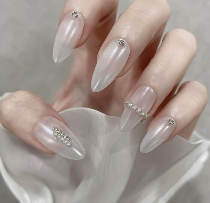 Nail designs for brides with white pointed nails