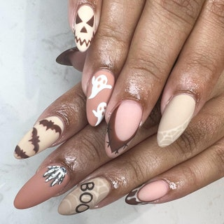 Nail model 32