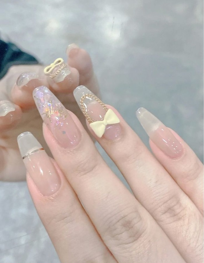 Extremely luxurious jelly-colored nail design with a bow for women