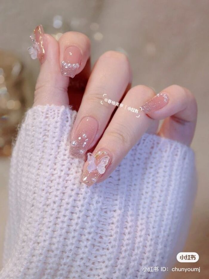 Simple bridal nail style