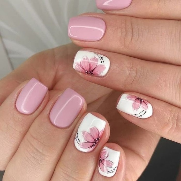 Mẫu nail hoa với hai tone màu trắng và hồng chủ đạo dành cho các nàng