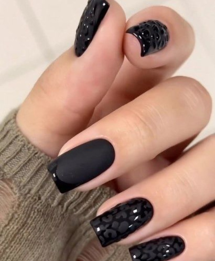 Mẫu nail phủ nổi màu đen độc đáo cho da ngăm