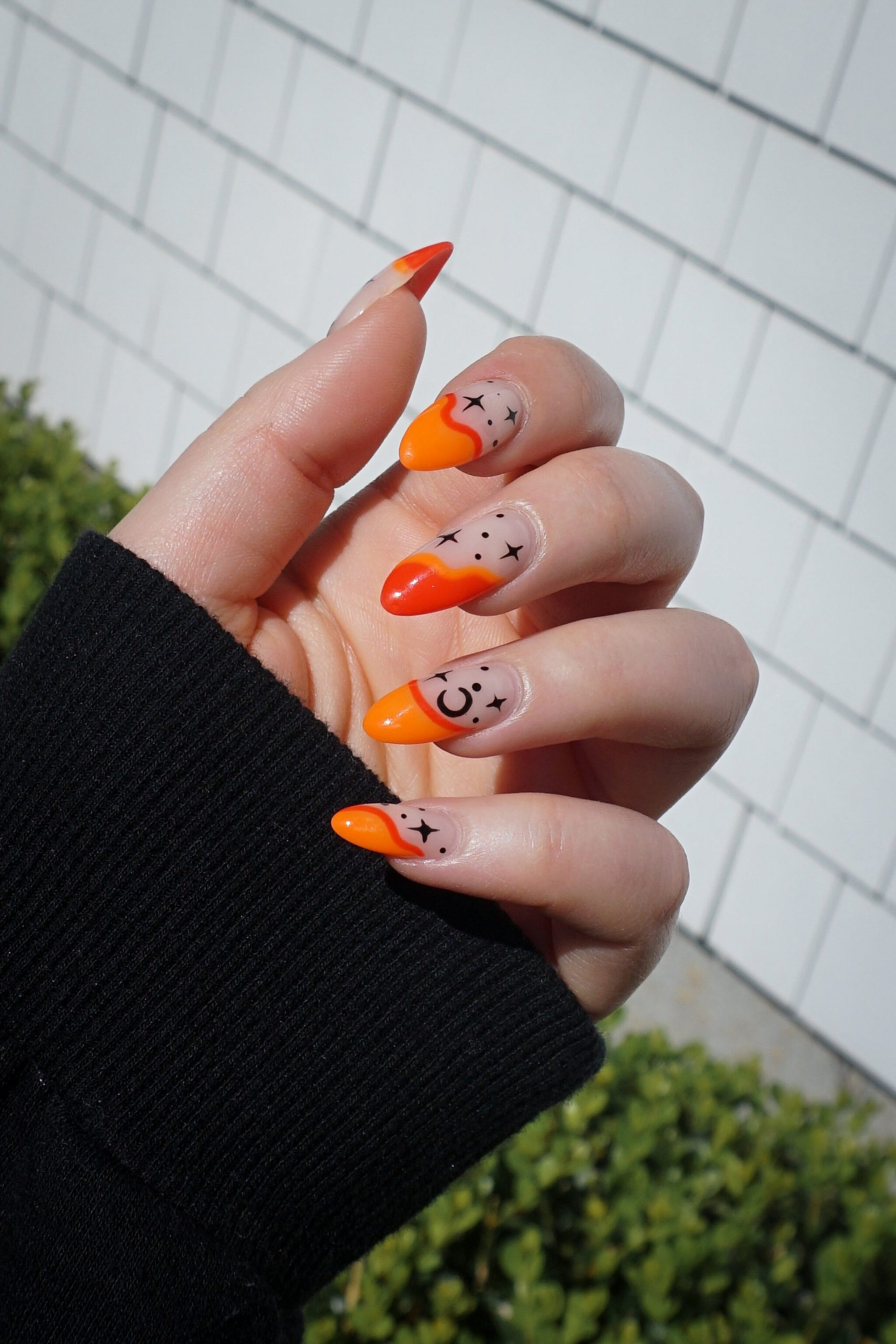 Halloween nails are the perfect combination of art and fashion, creating an unmistakable highlight
