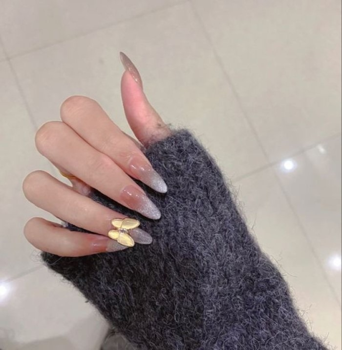 Móng tròn ẩn mắt mèo độc đáo