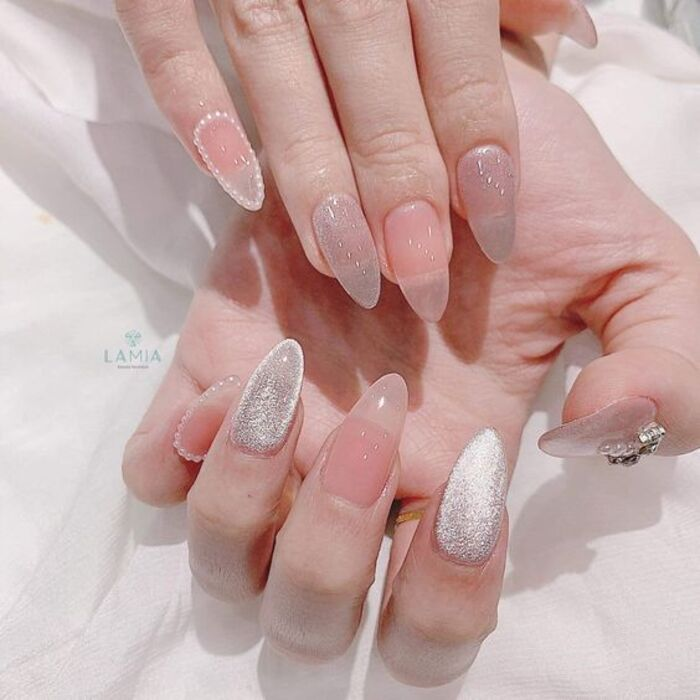 Simple bridal nail