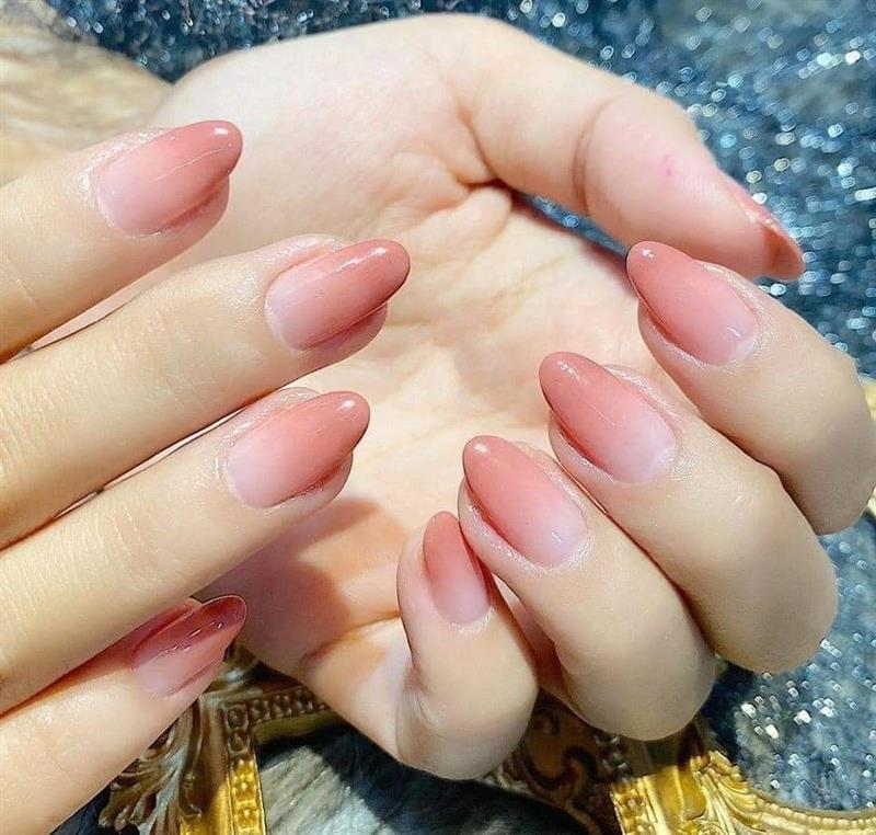 Immerse yourself in a stylish space with beautiful ombre nail designs, from gentle to bold