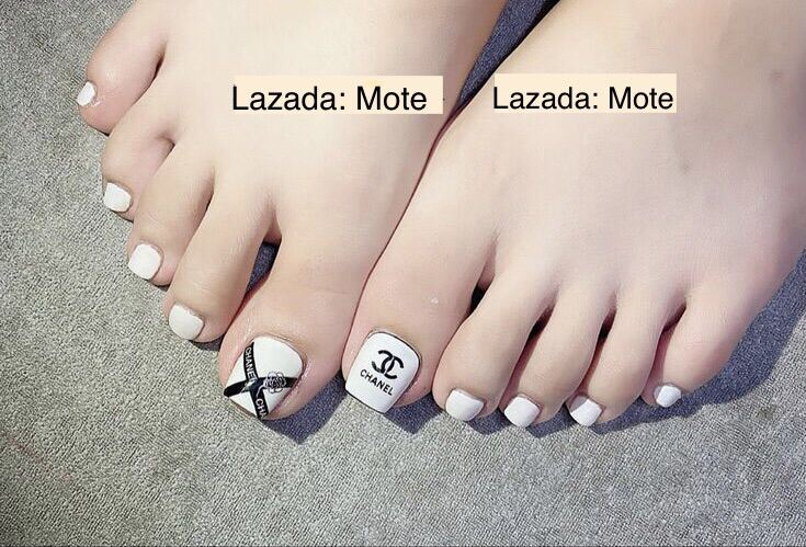Elegant chanel-inspired nail designs — design 19