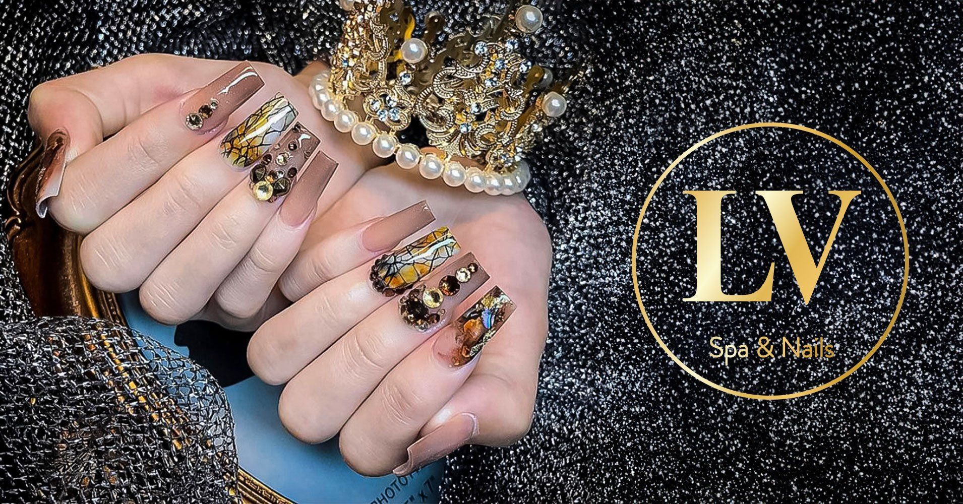 Sự kết hợp tinh tế giữa thương hiệu hàng đầu và nghệ thuật nail tạo nên Nail LV độc đáo và phong cách