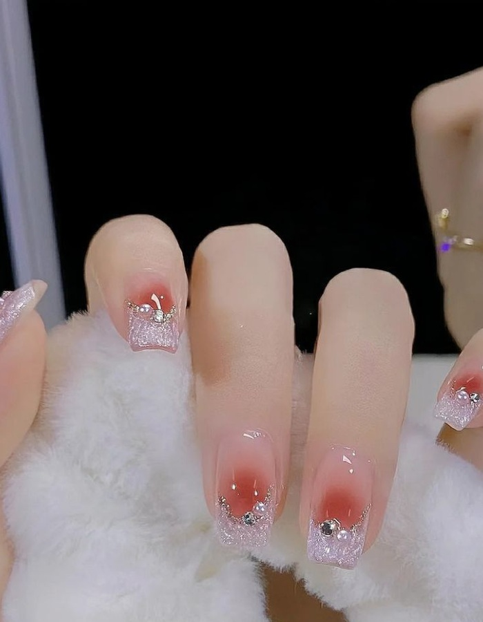 Unique ombre jelly nail polish mixed with beautiful pearls