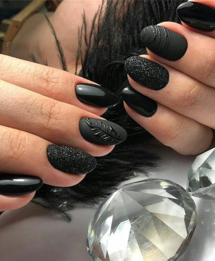 Mẫu nail đen trang trí đa dạng quyến rũ và sang trọng