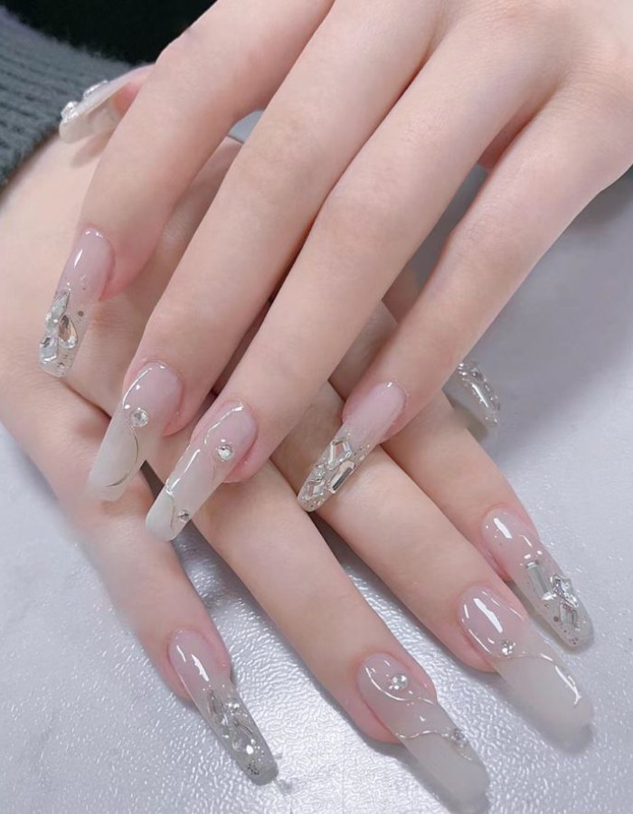 Beautiful and elegant jelly nail design for trendy girls