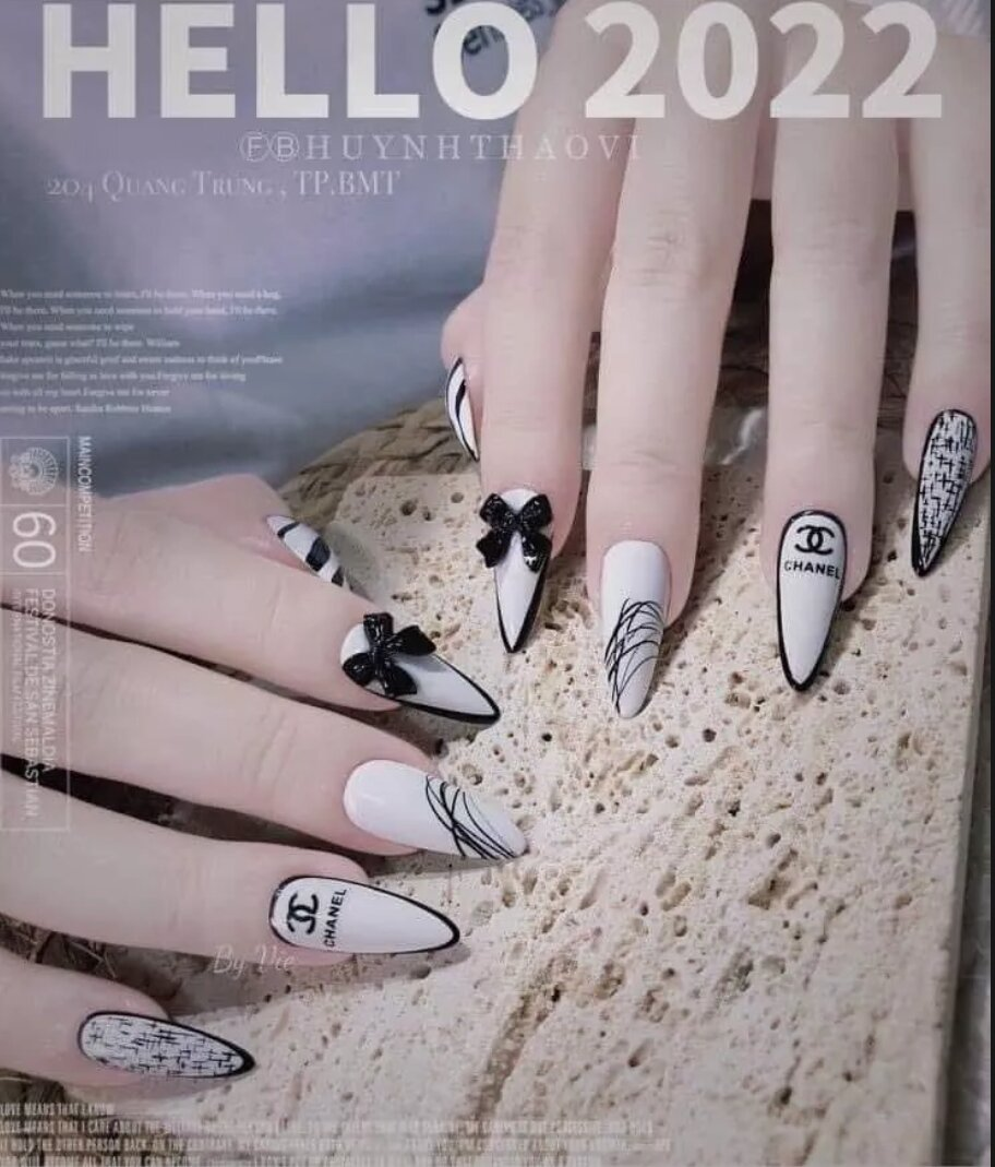 Elegant chanel-inspired nail designs — design 6