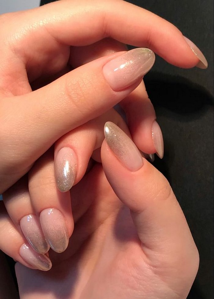 Silver white cat eye nail design
