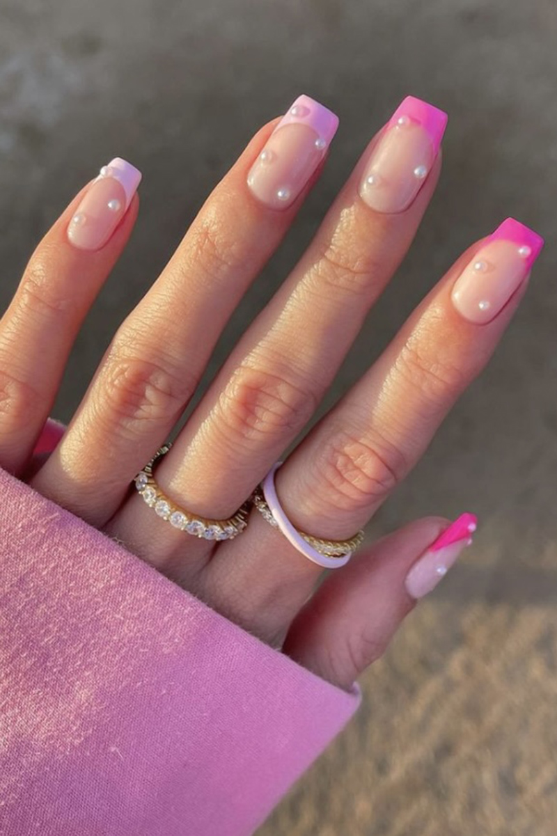 Tinh tế đến từng chi tiết: Móng tay đính ngọc trai! 💅💖