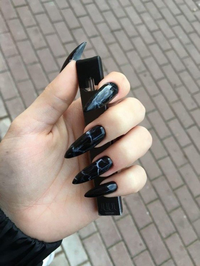 Black nail design is simple but still classy