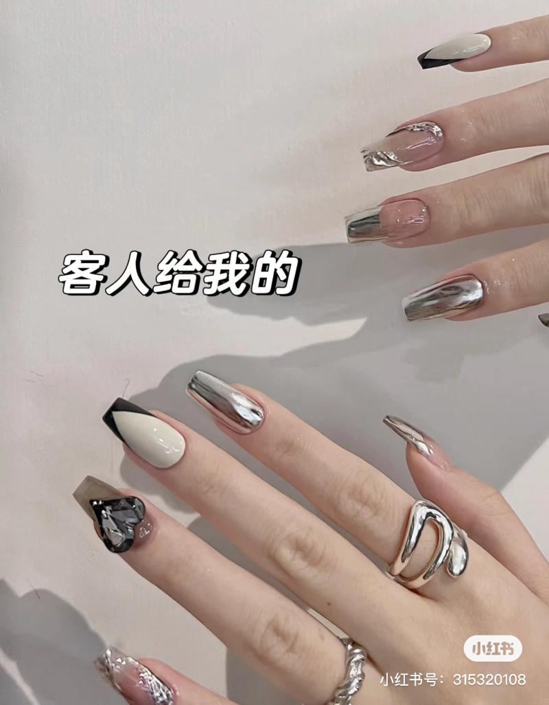 Refresh your look with this ultimate silver nail set! ๐
๐ #SilverNailSet
