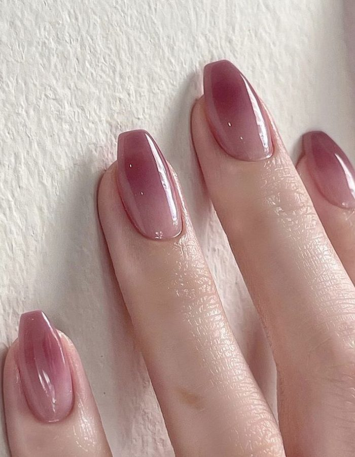 Beautiful ombre jelly nails are simple but no less outstanding
