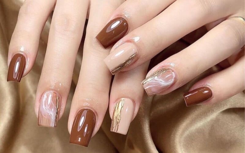 Milky tea-colored nail designs — design 31