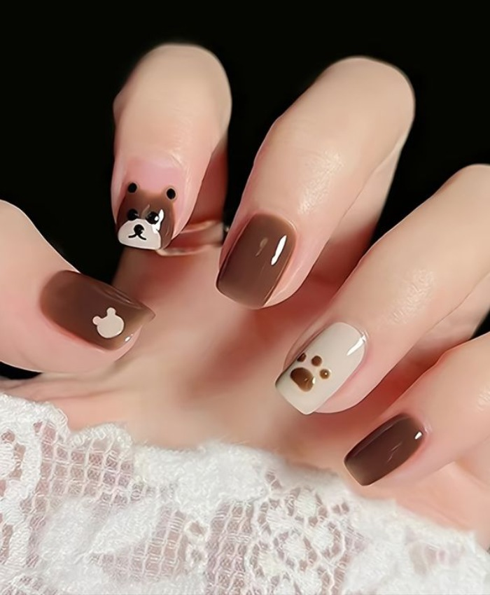 Mẫu nail màu nâu gấu nhỏ dễ thương cho nữ sinh