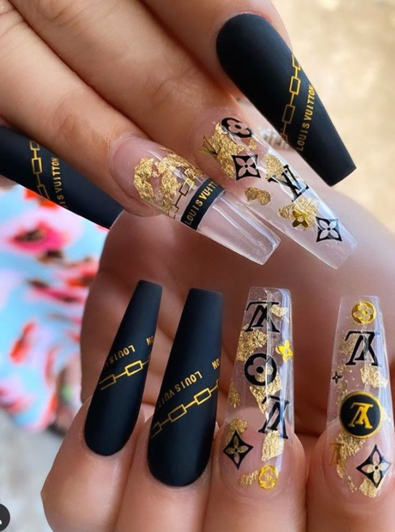 Luxury gucci-inspired nail designs — design 6