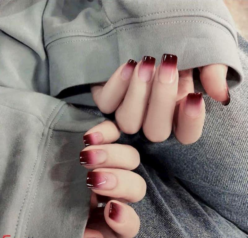 Nail 2 màu: Sự phóng khoáng và trẻ trung cho phong cách của bạn