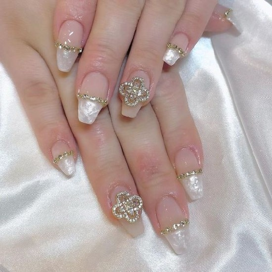Suggested nail designs for weddings