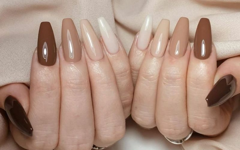Milky tea-colored nail designs — design 23