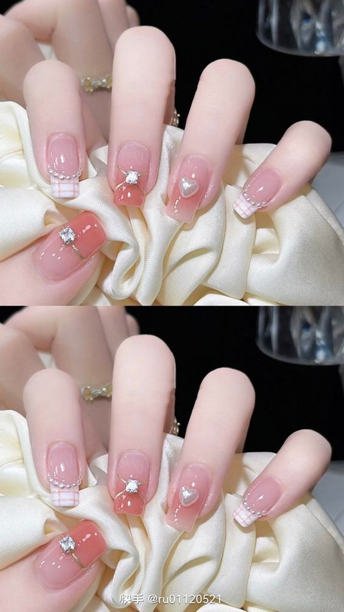 Super luxurious nail design, simple but outstanding charm attached