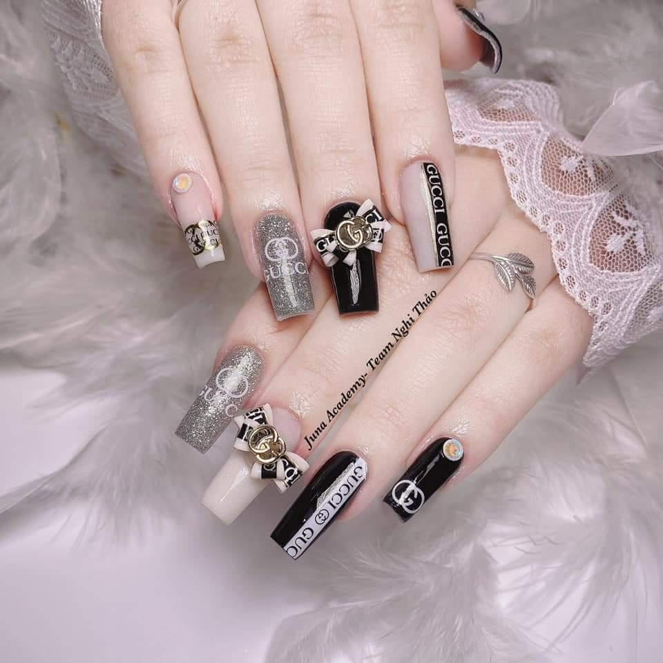 Luxury gucci-inspired nail designs — design 60