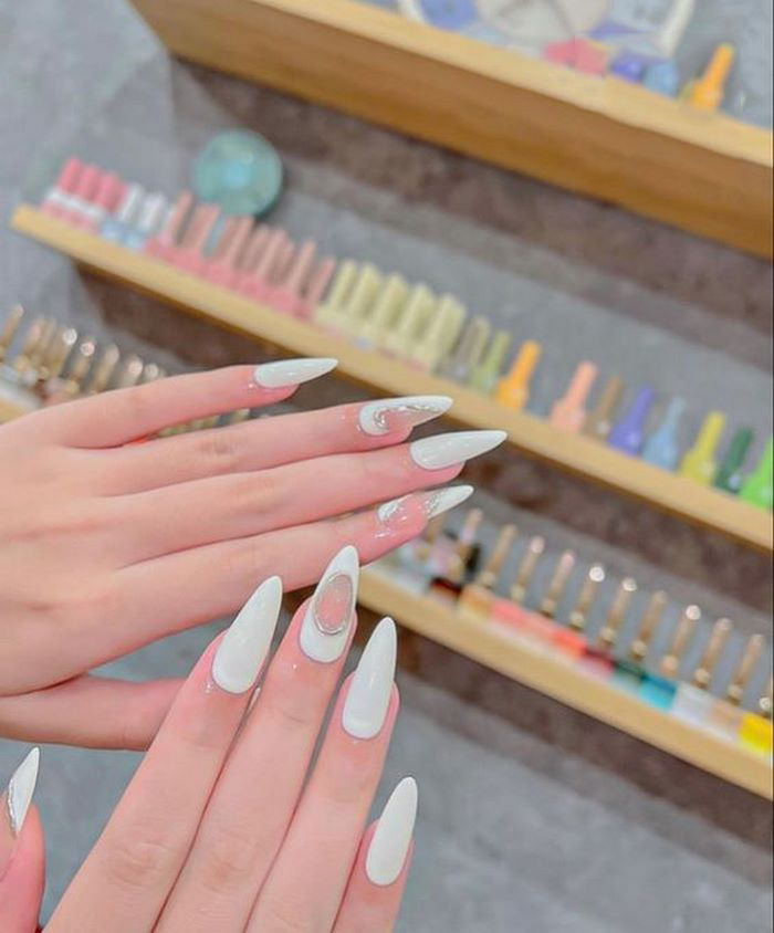 Luxurious, outstanding white nail color