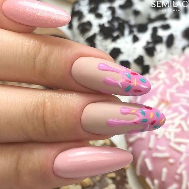 Mẫu nail đá rắc không chỉ là một dấu ấn cá nhân mà còn là biểu tượng của sự tinh tế và đẳng cấp