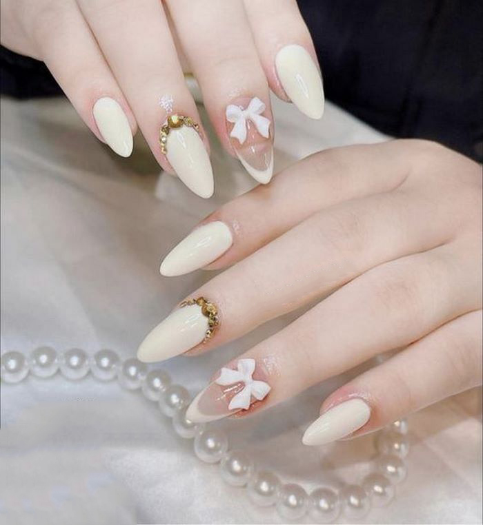 Attach bows and stones to create a highlight
