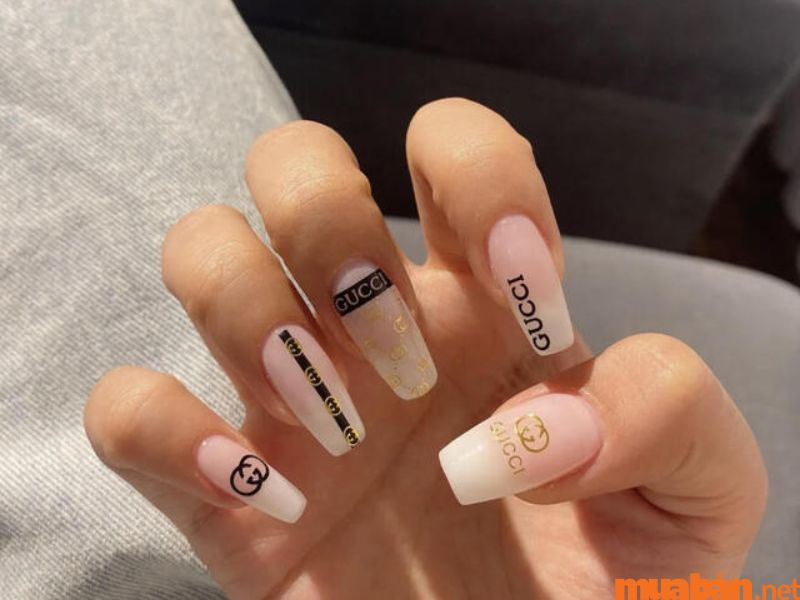 Luxury gucci-inspired nail designs — design 55
