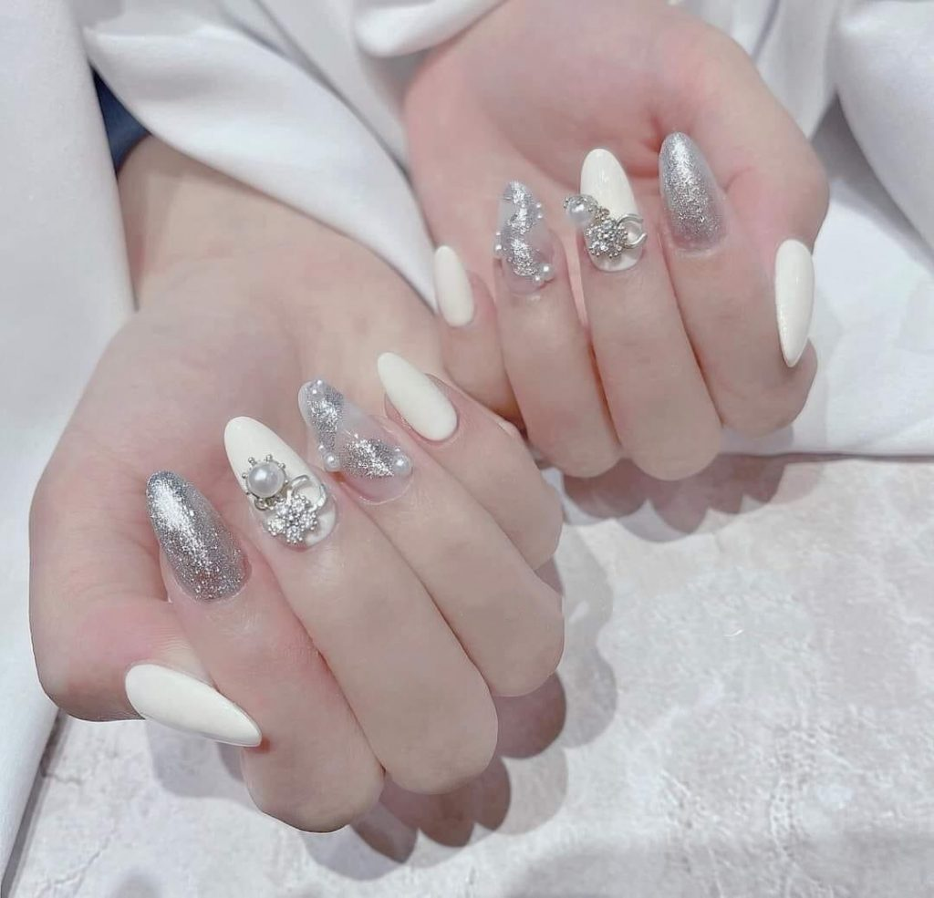 Sparkling rhinestone nail designs — design 37