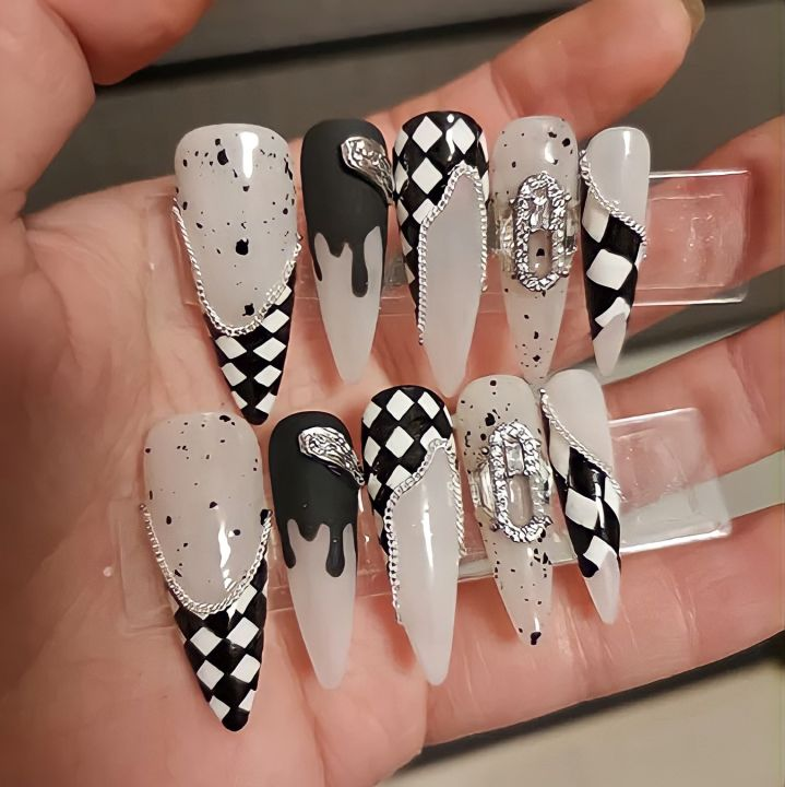 Walk in a magical space with exquisitely designed nail designs that highlight your natural beauty