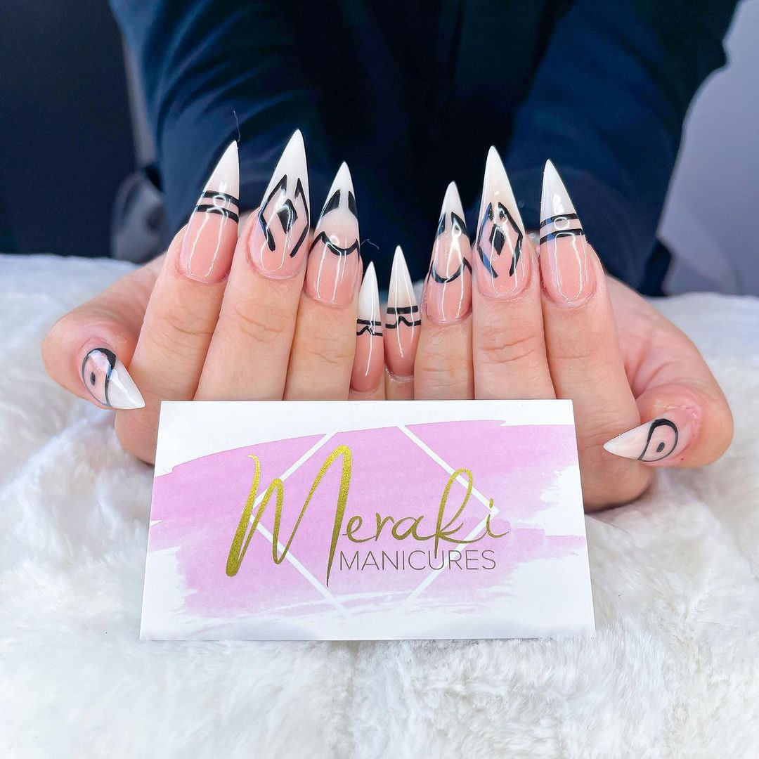 Đắm chìm trong thế giới kỳ diệu của anime thông qua những thiết kế nail tinh tế và sắc sảo