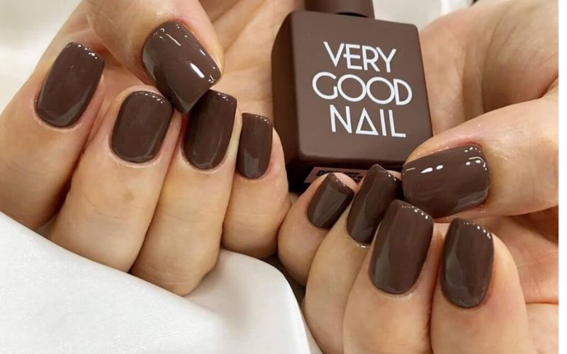 Milky tea-colored nail designs — design 53